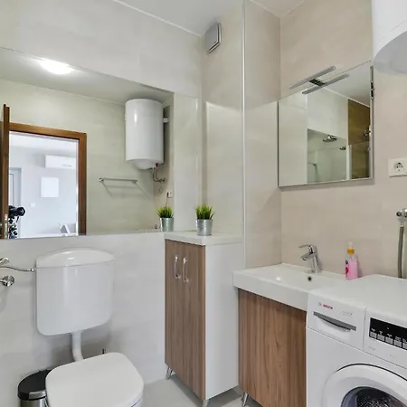 Apartment 2 Bedroom Beautiful In Pag Pag Town