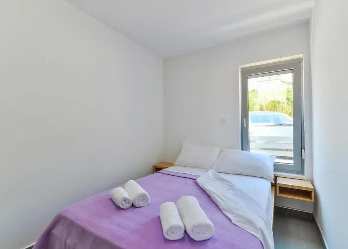 Amazing In Pag With Wifi Апартаменты