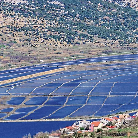 Amazing In Pag With Wifi 파그